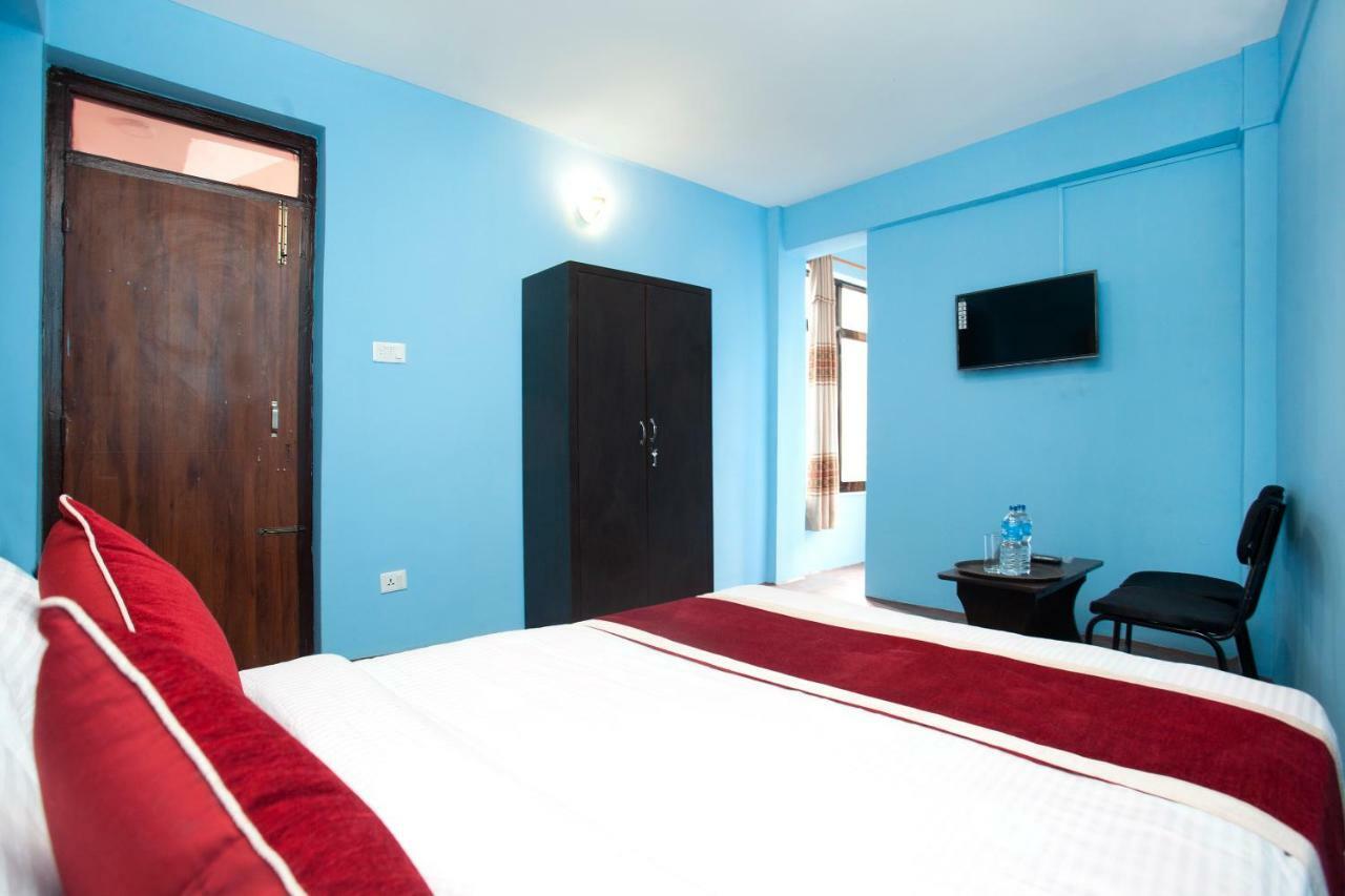 Hotel Crossroads Kathmandu Exteriör bild