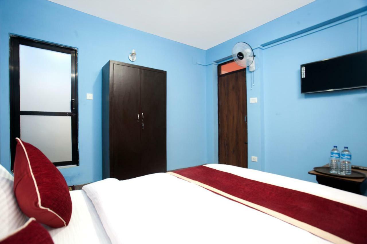 Hotel Crossroads Kathmandu Exteriör bild